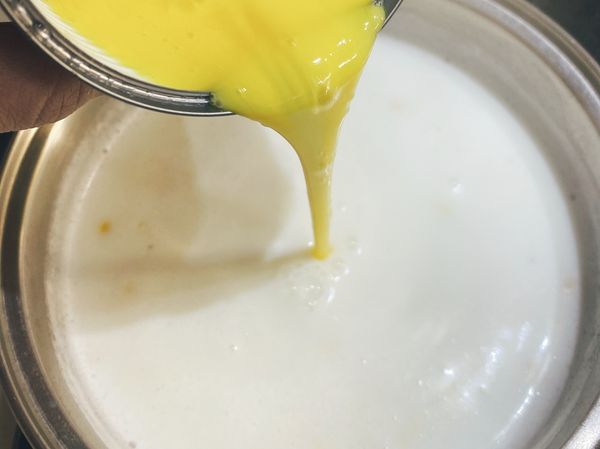 熄火加入蛋液

等10秒後再開火