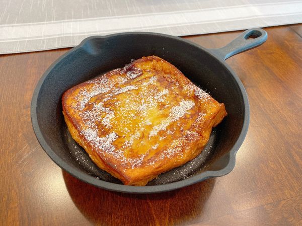 灑上糖粉及蜂蜜裝飾即完成🍽