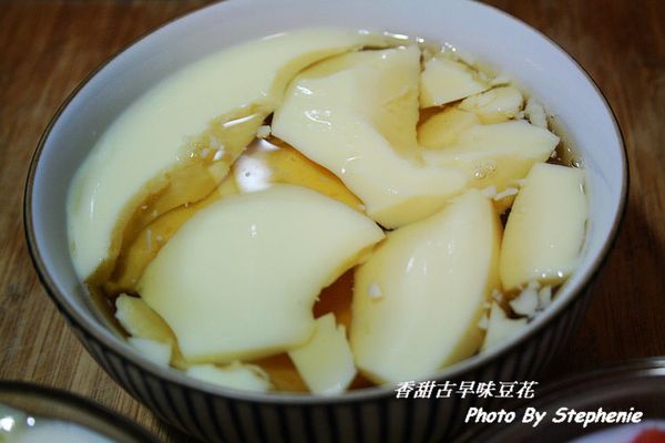 糖水:將砂糖放在鍋裡乾炒至糖溶化加入水800CC煮滾放涼備用(這裡的糖跟水可以在一個人喜好做添加或減少喔)