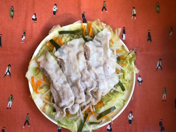 蒸熟後，調製醬料淋上去
醬料（昆布醬油、味噌、老乾媽辣醬）