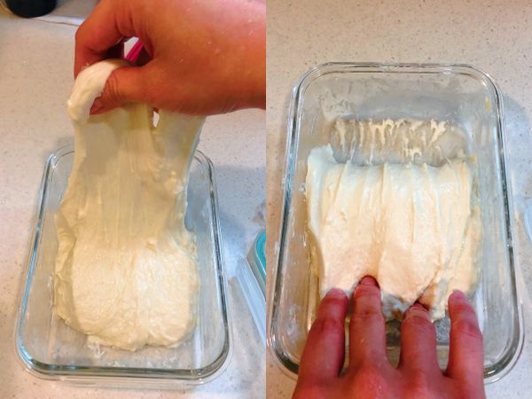 第一次翻麵：手上沾一些水，可防止麵糰沾黏，將麵糰的邊緣拉起翻折至另一邊邊，四個邊都用相同方法翻折。
四邊個都翻折一次後繼續放置於室溫下發酵/鬆弛30-40分鐘。
翻折時動作要輕柔，避免過度擠壓麵糰。