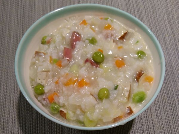 美味又營養的鹹味臘八粥煮好了。