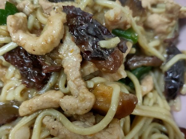 “黑棗炒麵”即完成。