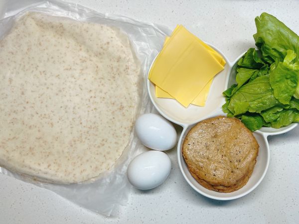 先將食材備好

操作比較方便也快速喔👍