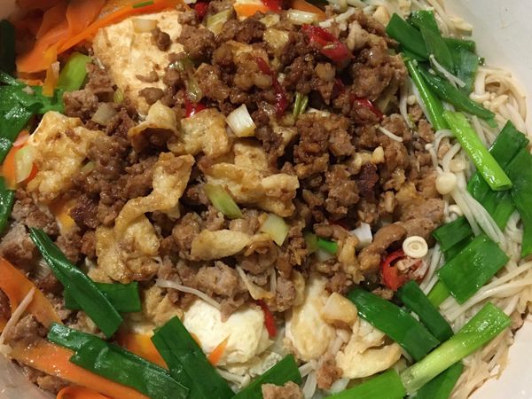 起鍋前放入切段的蔥綠即可😋