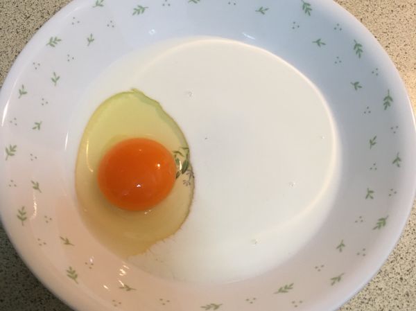 雞蛋1個加半碗鮮奶。