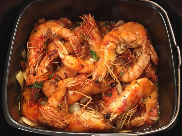 最後加入乾煎好的草蝦拌勻，200度15分鐘收乾湯汁，中間過程可翻面，讓草蝦吸附醬汁。
起鍋後撒上蔥絲點綴即可。