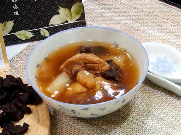 起鍋前加入些許米酒、鹽巴(可不放)調味即可，這樣就完成囉！