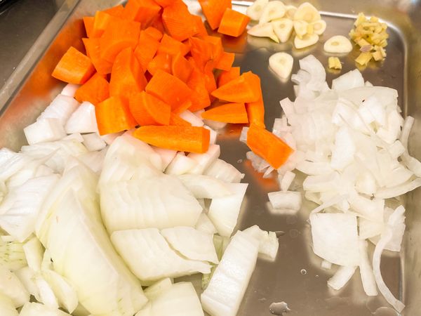 所有食材切塊備用