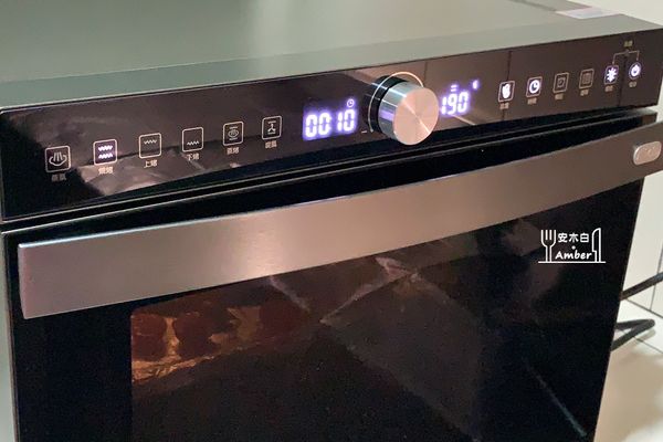 按下電源-&gt;選擇左側「燒烤」功能-&gt;再按下右側「溫度」，旋轉中間旋鈕，溫度調到「190 ℃」，時間10分鐘-&gt;按壓旋鈕即啟動。