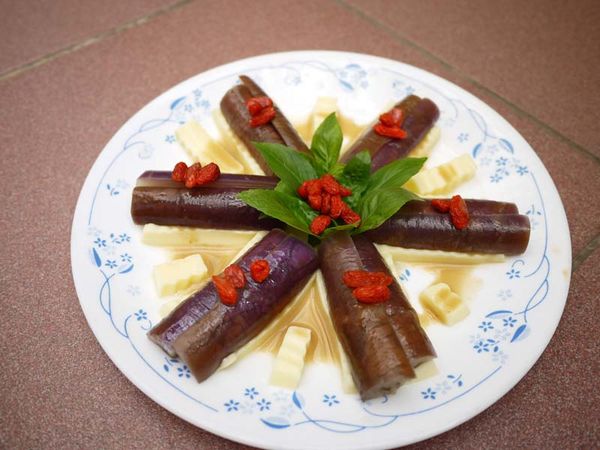 步驟3最後淋上加上枸杞(枸杞要稍微燙一下)