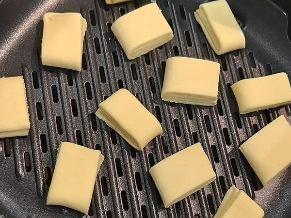 放入煎烤盤內，調整溫度至180度、15分鐘