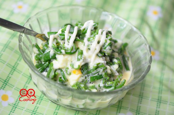 冰涼爽口的過貓，帶點為辣的芥茉沙拉，口味非常搭配