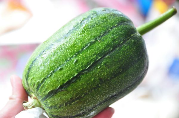 這是市場發現的小絲瓜，超可愛又翠綠..份量不多剛剛好