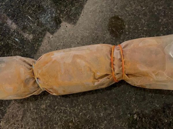 三層肉洗淨擦乾
抹上醃料
放進夾鏈袋
最後加上紹興花雕料酒按摩
放入冰箱冷藏3天入味


#一次可以做多條3天後放入冷凍保存