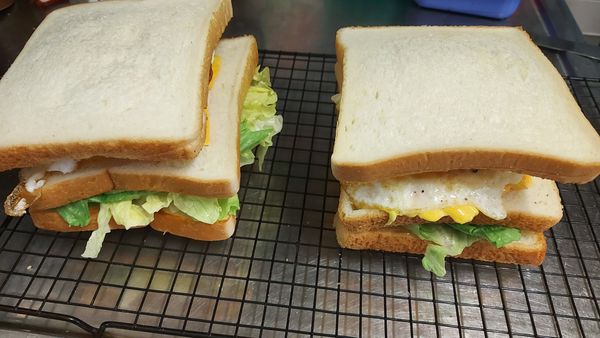 營養美味的泰式檸檬雞腿三明治就完成了