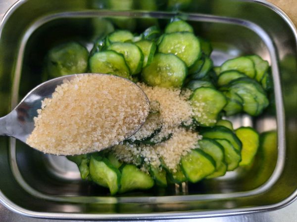 放入調味料拌均勻