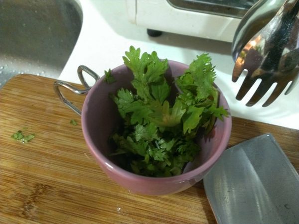 香菜切末(留一點香菜葉點綴)