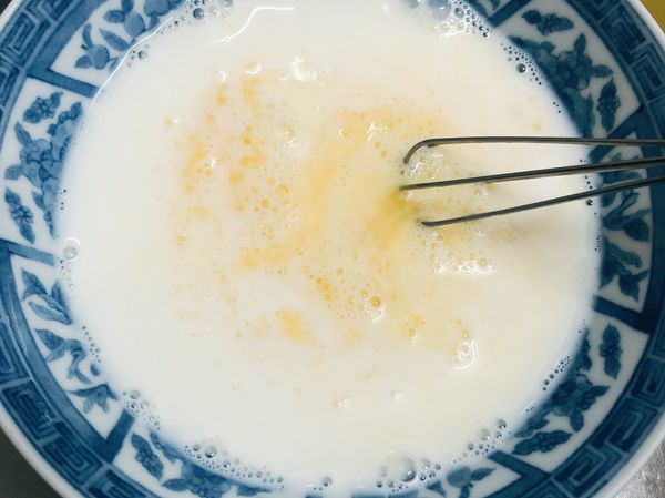 拌合鮮奶及40g蛋液