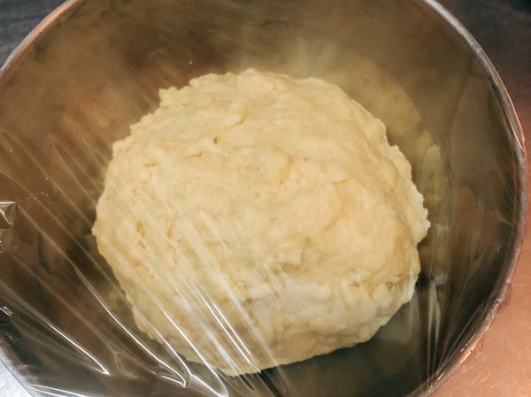 整形，放入冰箱30分鐘，讓麵團稍微發酵放鬆