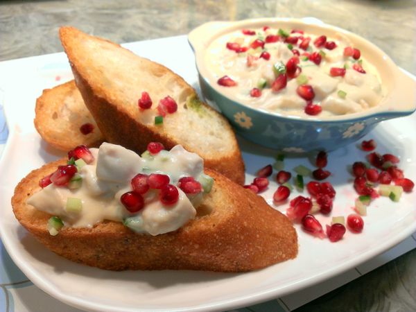 最後擺盤後再灑上紅石榴點綴即完成