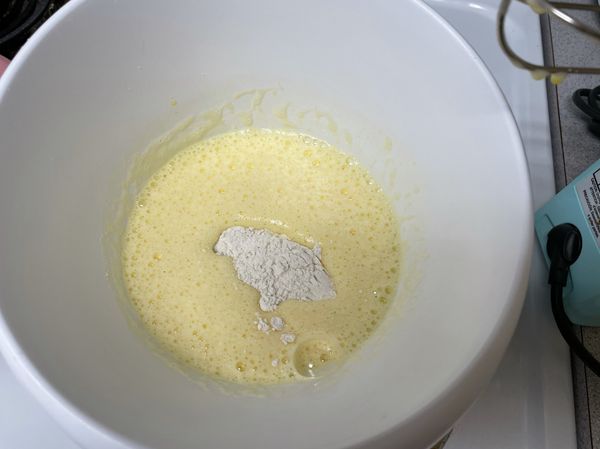 最後在分兩次加入麵粉