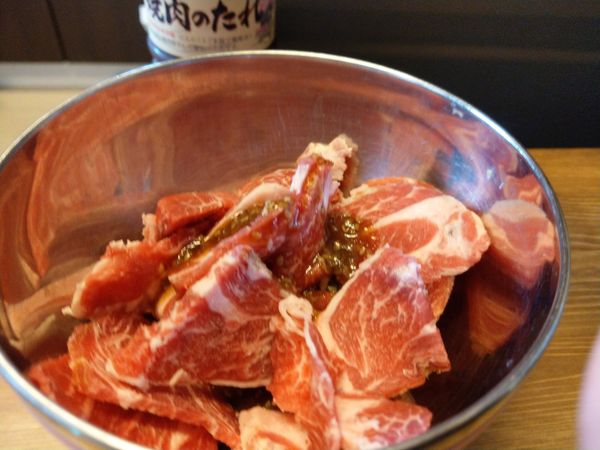 羊肉片以燒肉醬簡易淹漬冰箱冷藏備用
