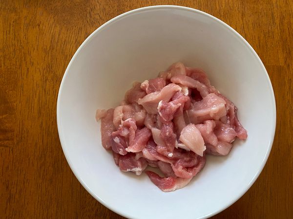 豬肉絲用米酒抓醃一下