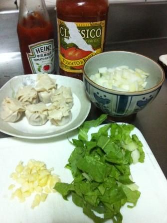 食材不用太多，我用的是洋蔥跟綠色蔬菜