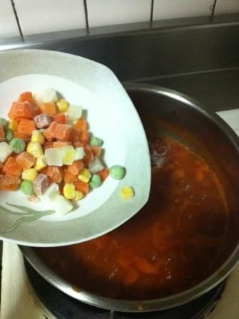 即興加入五色粒蔬菜煮熟~