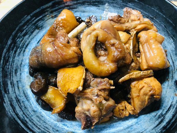 當醬汁醬油都趴在肉上時候就可以起鍋了！超簡單