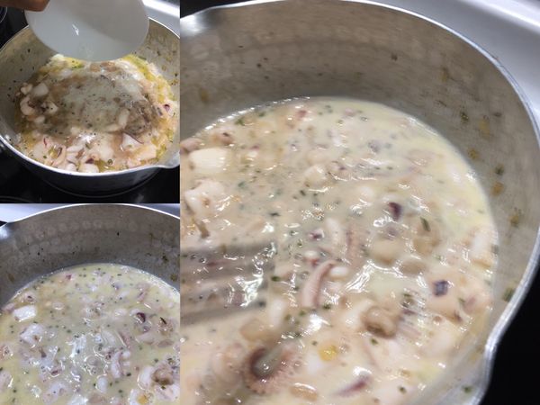 將醤汁倒入炒鍋中再加入一些白酒或是汽泡酒一併煮