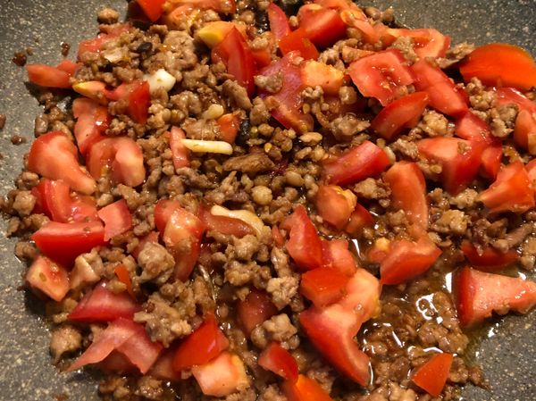 翻炒均勻，煮滾即可😋