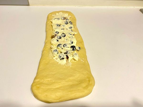 鋪上藍莓奶油乳酪