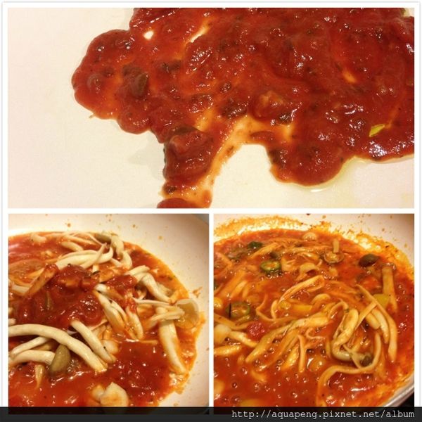 步驟4起另一鍋,將適量的紅醬加入之後 需要拌炒的材料都倒入,加點水之後拌炒,收乾（汁）