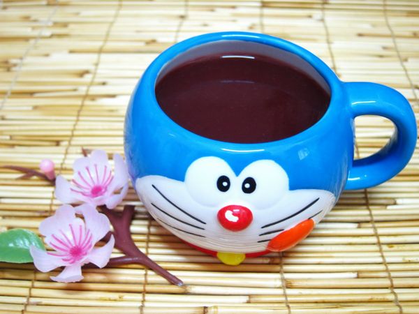 甜菜根+鳳梨+芒果+蘋果+適量的冷開水