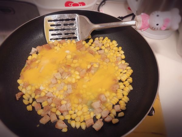 下蛋液均勻攤開