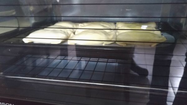 烤箱上下200度，烤40分鐘，才能起酥