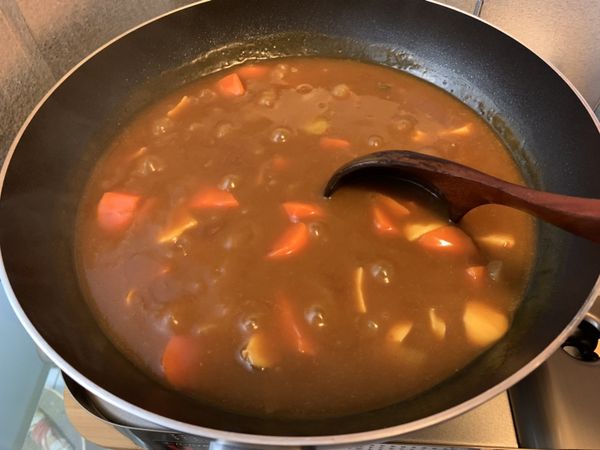 開中小火煮至濃稠。
(適時攪拌避免鍋底焦黏)