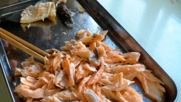 兩面再各煎30秒取出壓碎