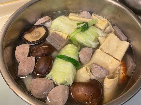 加入高湯或任何你要煮的湯裡面燙熟，我是加在關東煮裡面，完成✅🥰