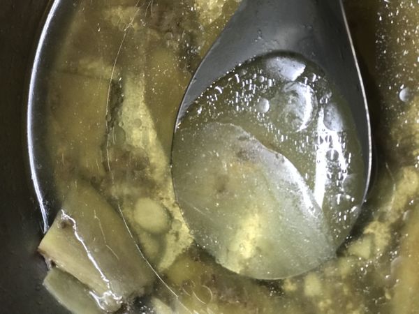 撈起，切片盛盤。