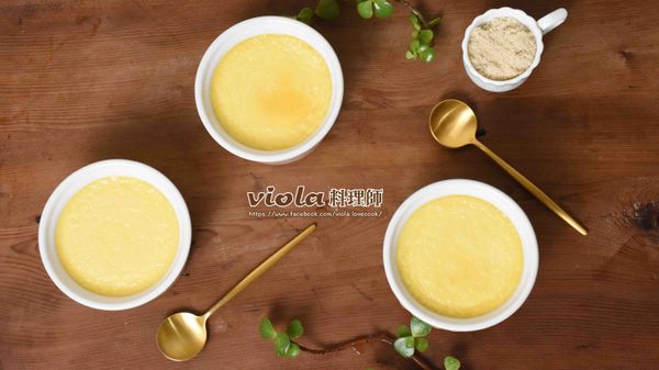 烤箱要進行預熱（用180度預熱）
溫度到達後才把布蕾放入烤箱，用180度烤培
烤的時間約35~40分鐘，各家烤箱脾氣不同，時間也會有差異喔