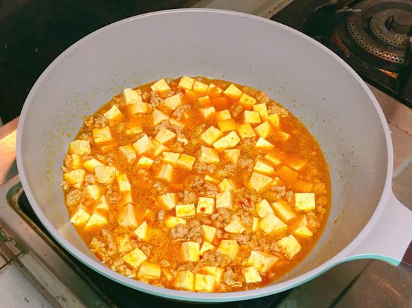 1.加水至剛好蓋過豆腐即可
2.煮至水滾入味即可起鍋