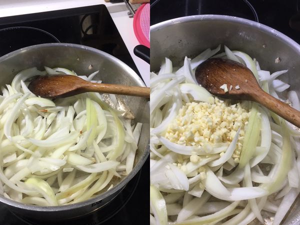 原鍋加入洋蔥絲及蒜末拌炒（大爺喜歡吃蒜味，所以我加的比較多，不喜歡的人可以少加或是不加）