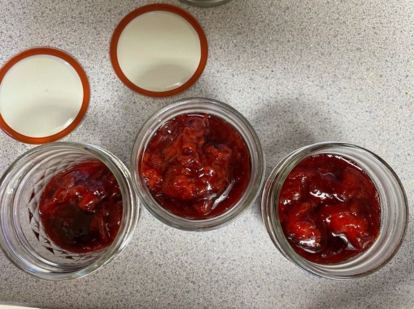 煮好後趁熱放入容器 在把容器倒立