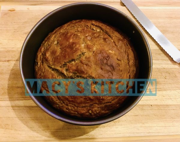 #4. 烤箱預熱175度C(約350 °F） ,將吐司烤盤或是6吋圓型蛋糕盤塗刷上一點油，送入烤箱烤35-45分鐘。 出爐後可用竹筷測試，如果竹筷置入麵包體之後沒有液體殘留就是完成！！

#5. Bon Appétit!