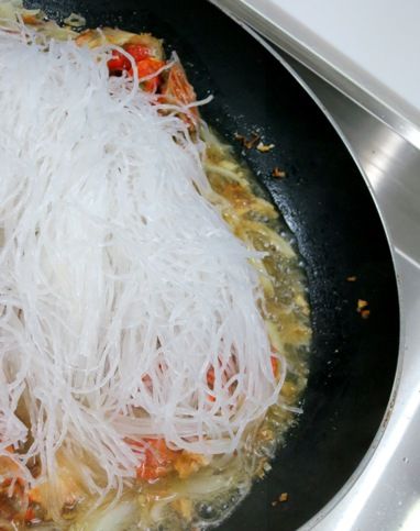 泡過水的冬粉下鍋