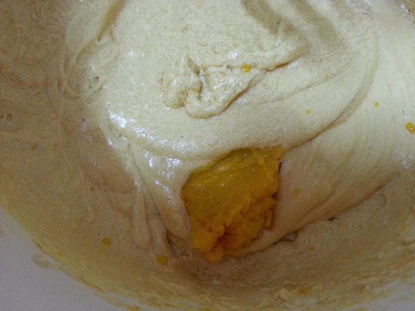 最後加入橙末攪拌均匀即可。