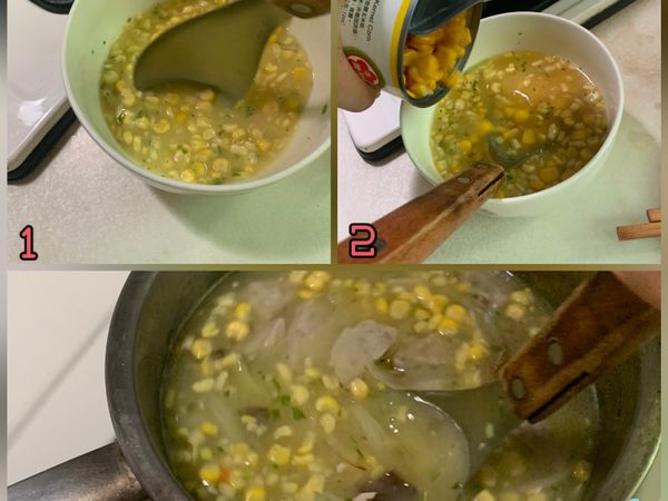 接下來是濃湯粉可以等水滾後加進去攪拌，
也可以像我一樣準備一個碗倒入粉加上一個步驟裡面的水攪拌均勻之後再加進去湯裡面（我是覺得另外辦好之後再加進去比較不容易會有顆粒～）

玉米罐頭我也加進去了喔